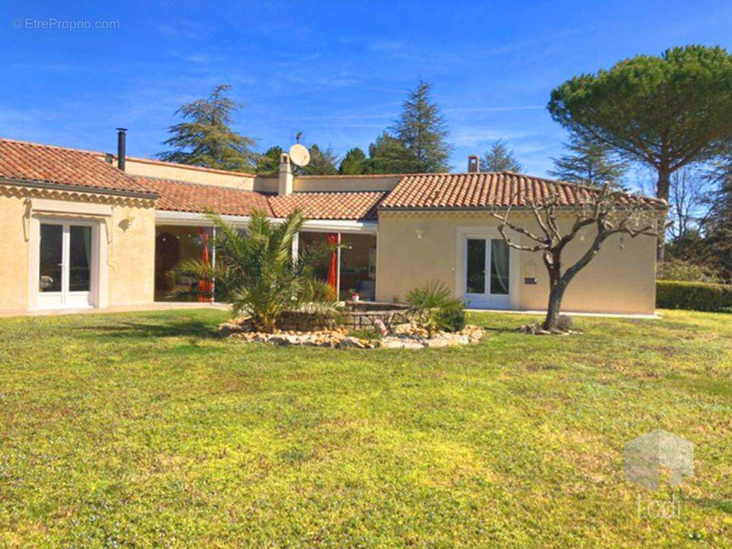 Maison à MONTELIMAR
