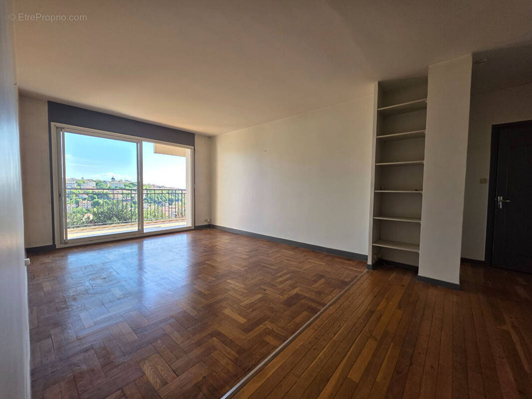 Appartement à LYON-9E