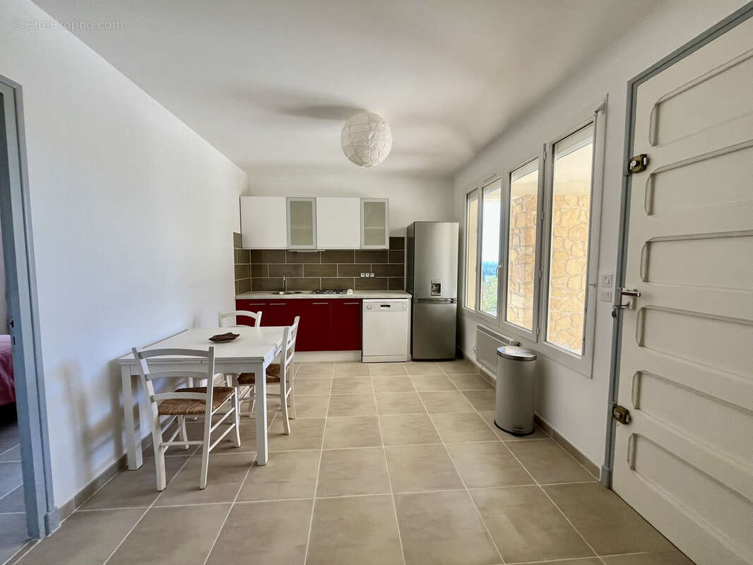 Maison à LAUDUN-L&#039;ARDOISE