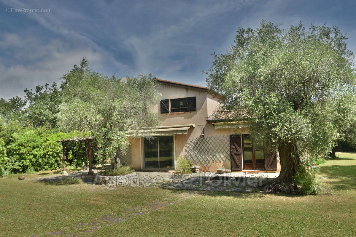 Maison à VALBONNE