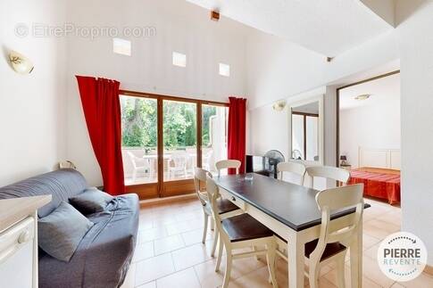Appartement à BARJAC