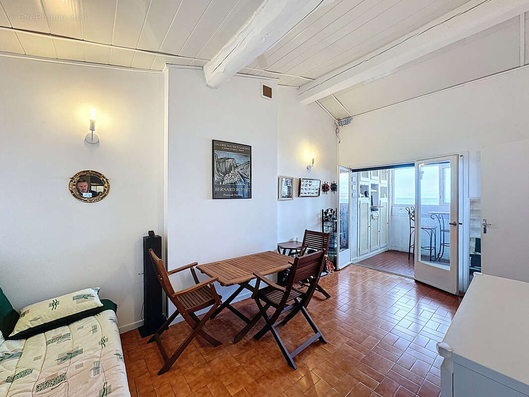 Appartement à SIX-FOURS-LES-PLAGES