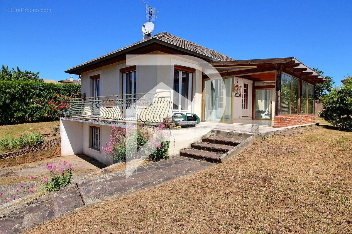 Maison à GENAY