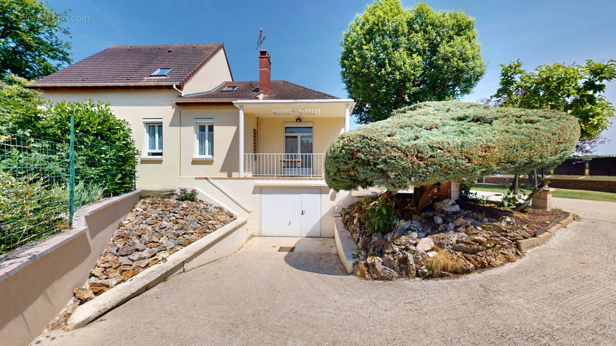 Maison à PLAISIR