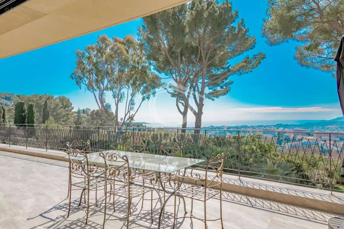 Maison à MOUGINS