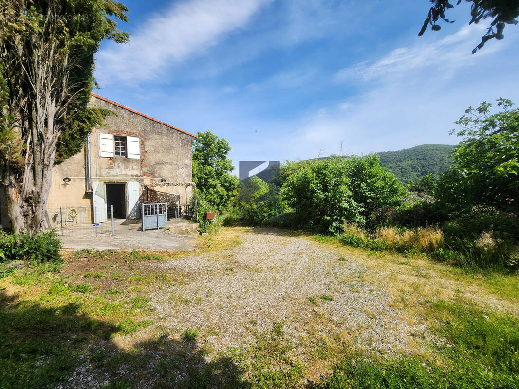 Maison à SAINT-LAURENT-DU-PAPE