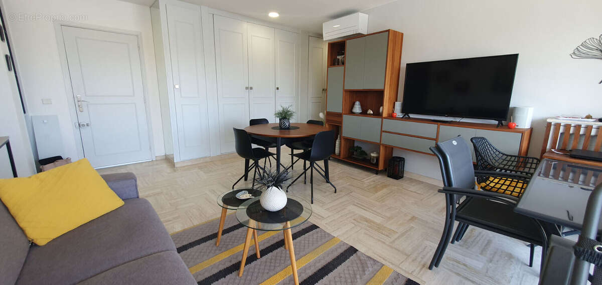 Appartement à MANDELIEU-LA-NAPOULE