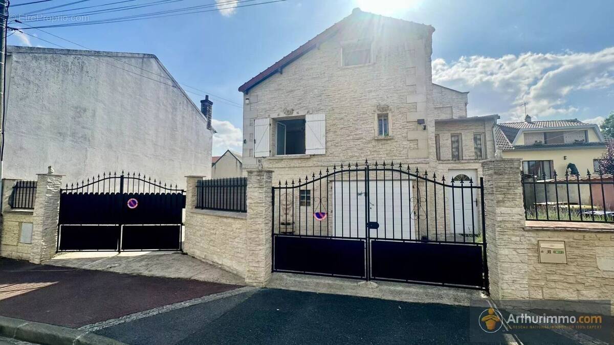 Maison à LIVRY-GARGAN