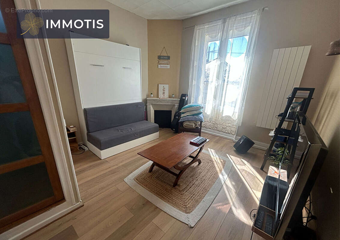 Appartement à FOURAS