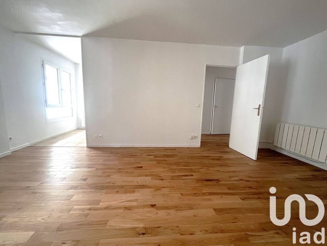 Photo 1 - Appartement à COURBEVOIE