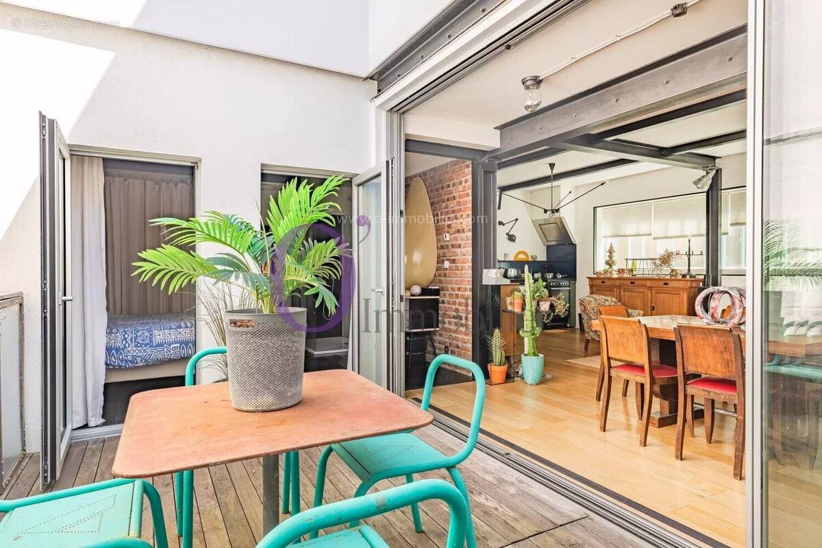 Appartement à LES LILAS
