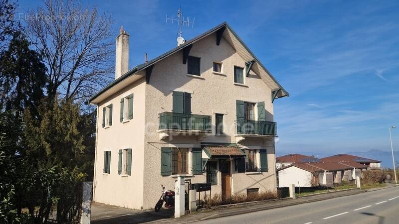 Appartement à NEUVECELLE