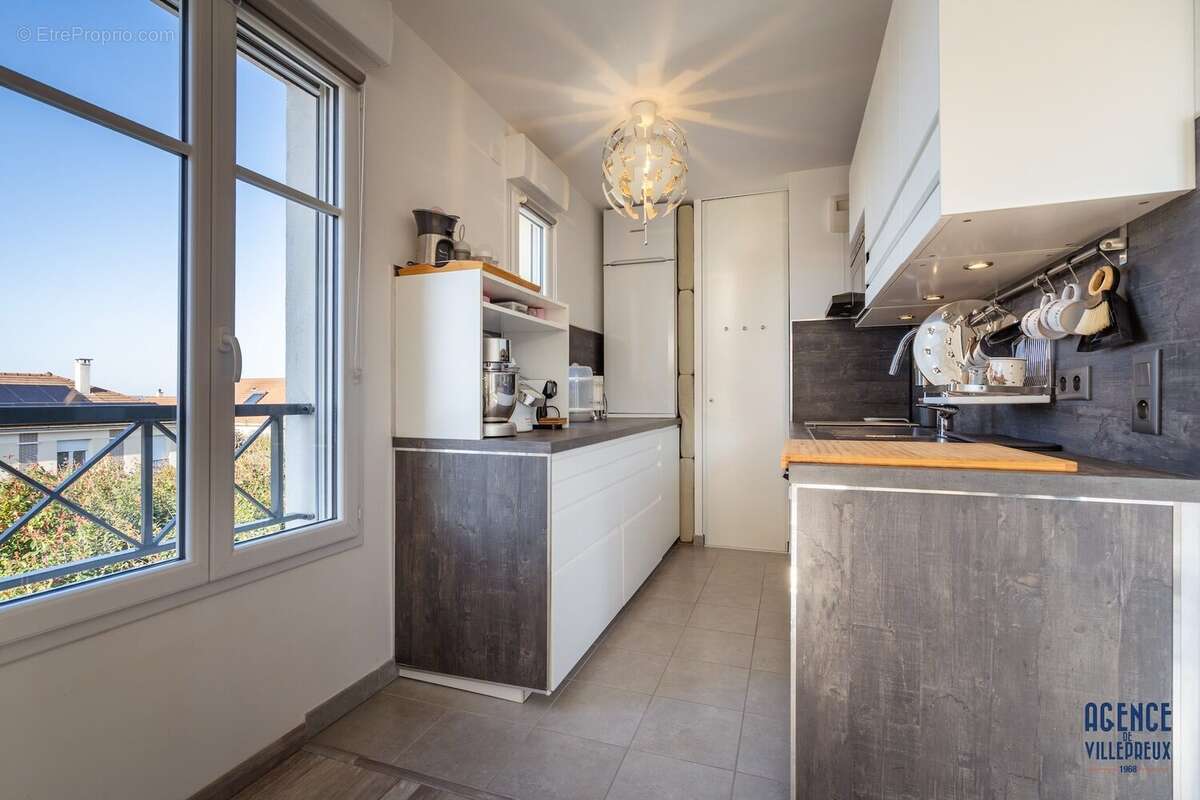 Appartement à LES CLAYES-SOUS-BOIS