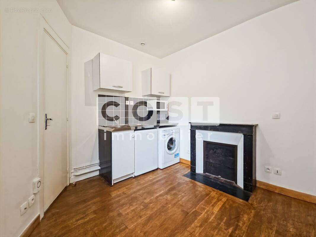 Appartement à COURBEVOIE