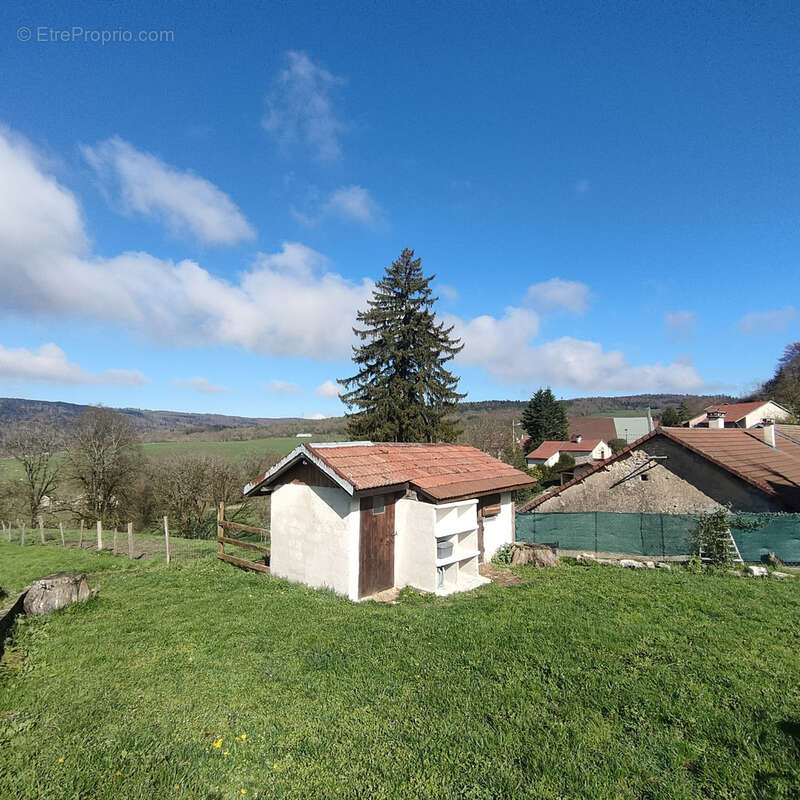 Maison à THEZILLIEU