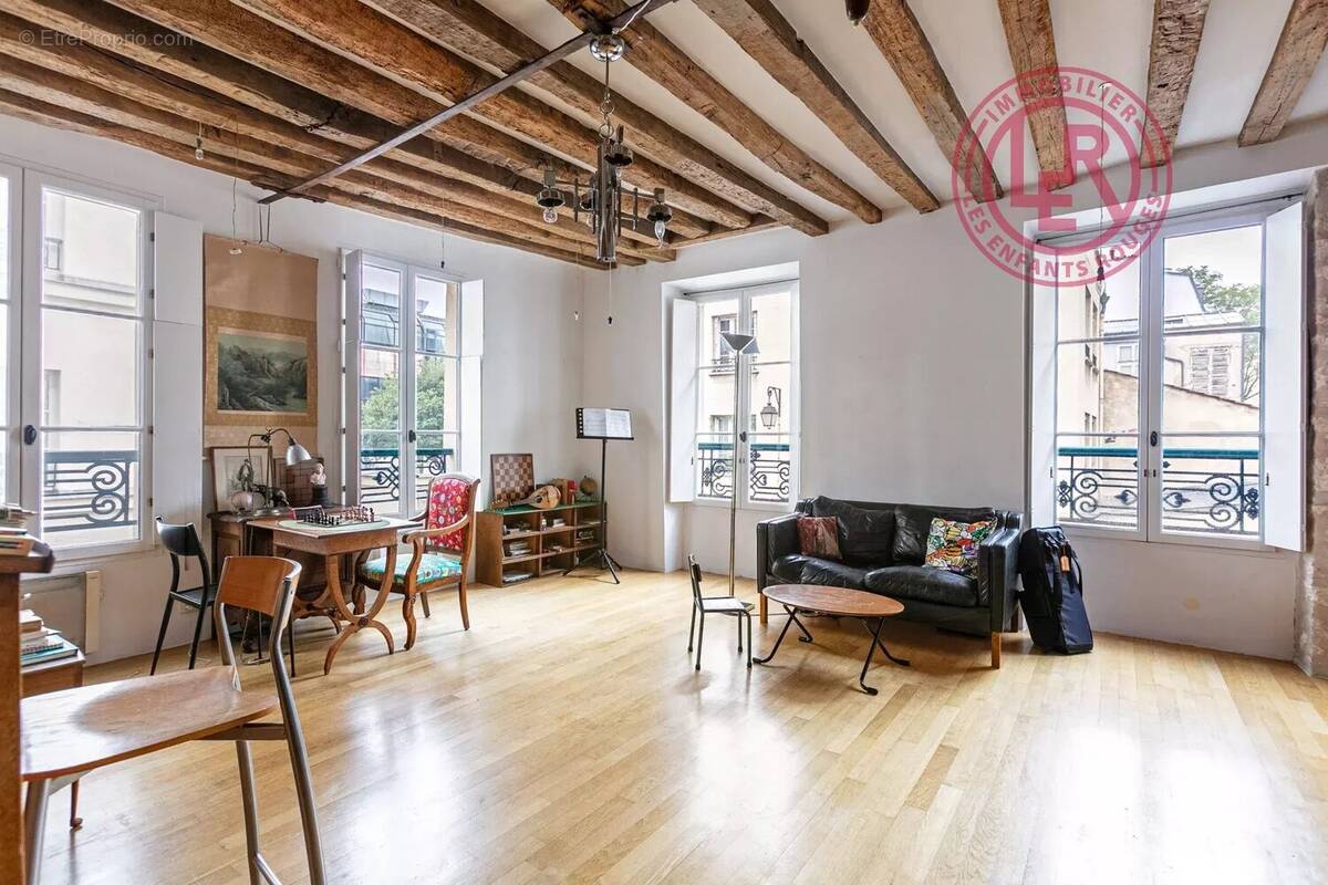 Appartement à PARIS-3E