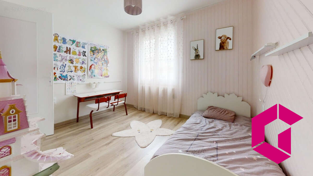 Maison à FELINES