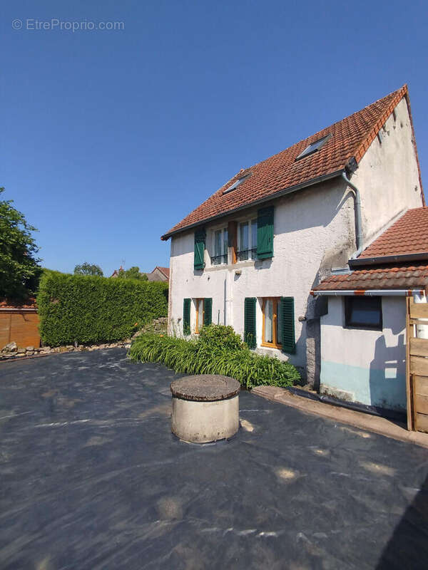 Maison à AUXY