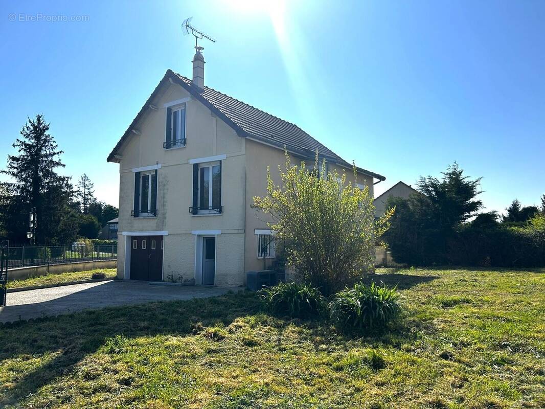 Maison à COURTENAY