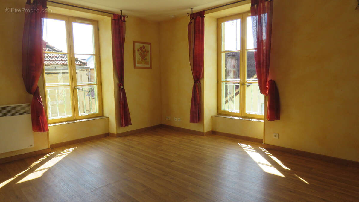 Appartement à EXCIDEUIL