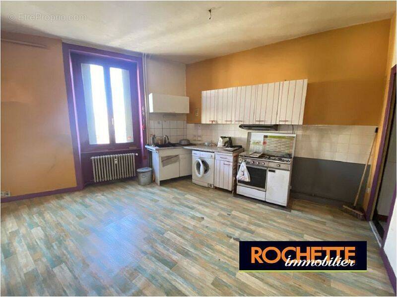 Appartement à MONTROND-LES-BAINS