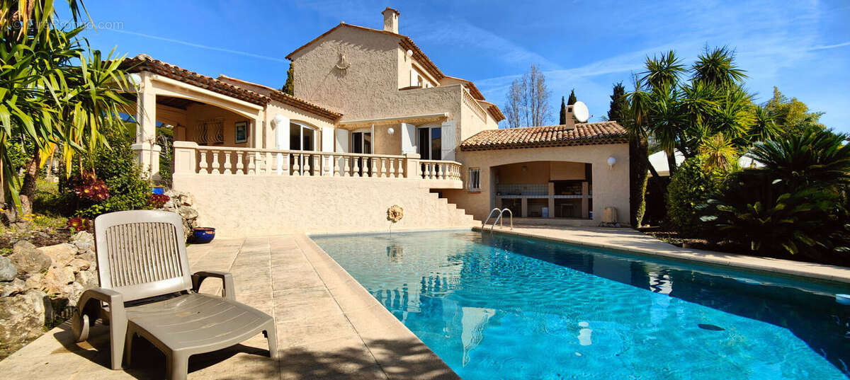 Maison à VALLAURIS