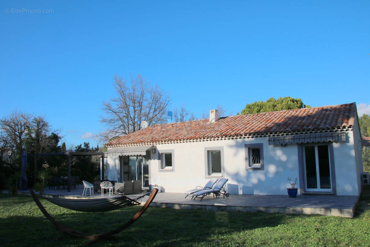 Maison à BAGNOLS-EN-FORET