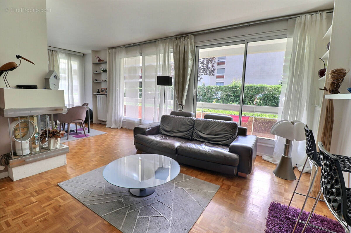 Appartement à MAREIL-MARLY