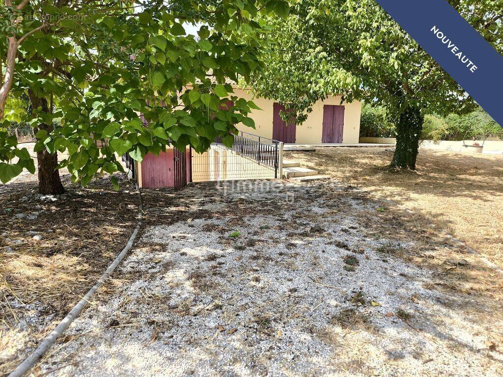 Maison à VAYRES