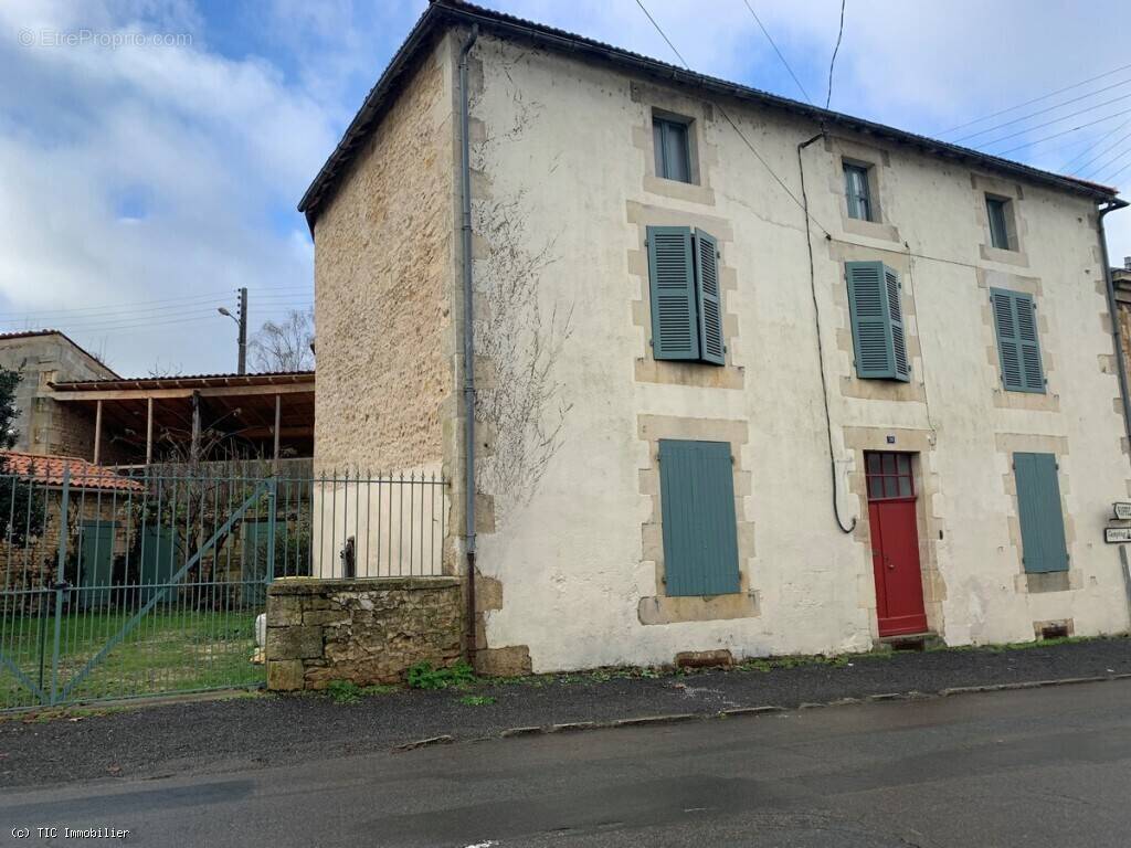 Maison à CIVRAY