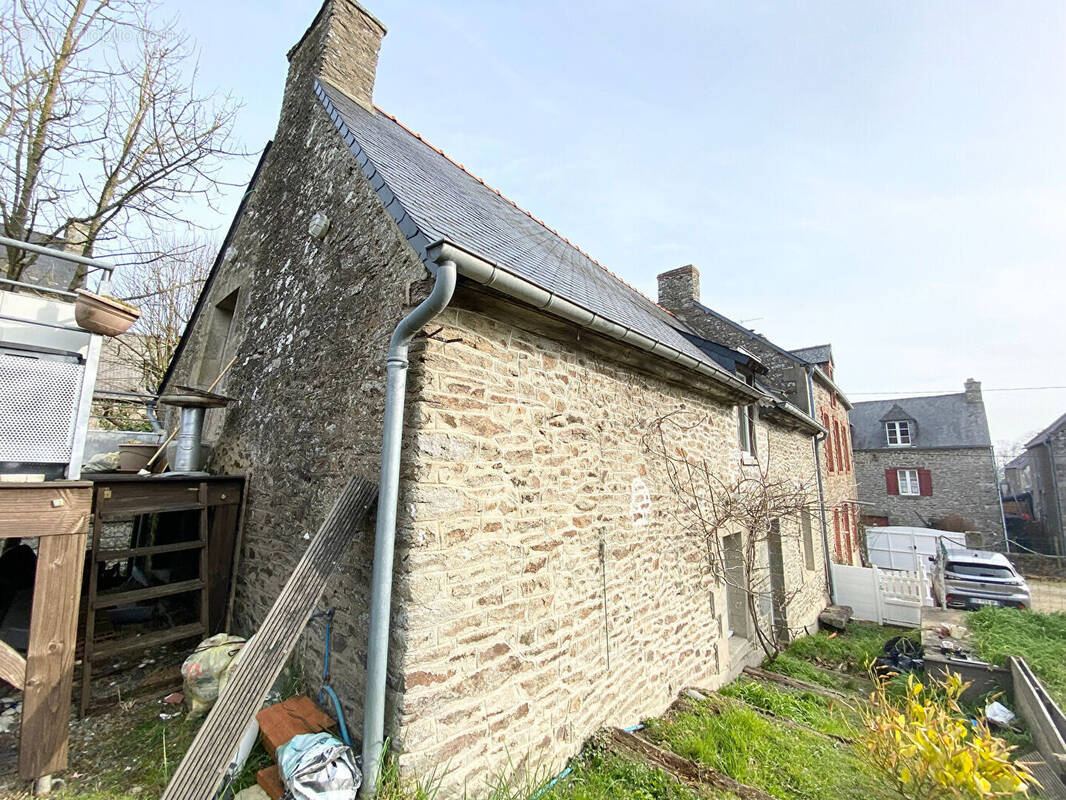 Maison à PLOUER-SUR-RANCE