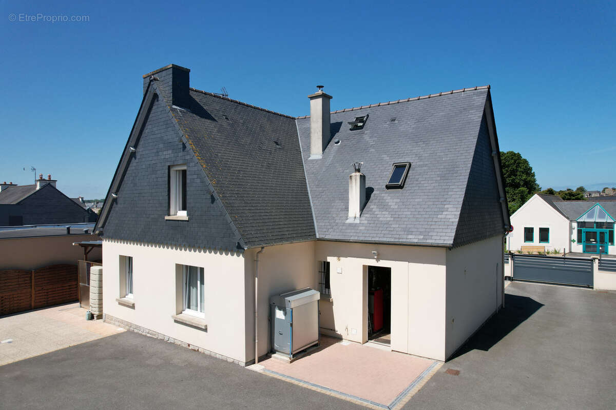 Maison à SAINT-JACUT-DE-LA-MER