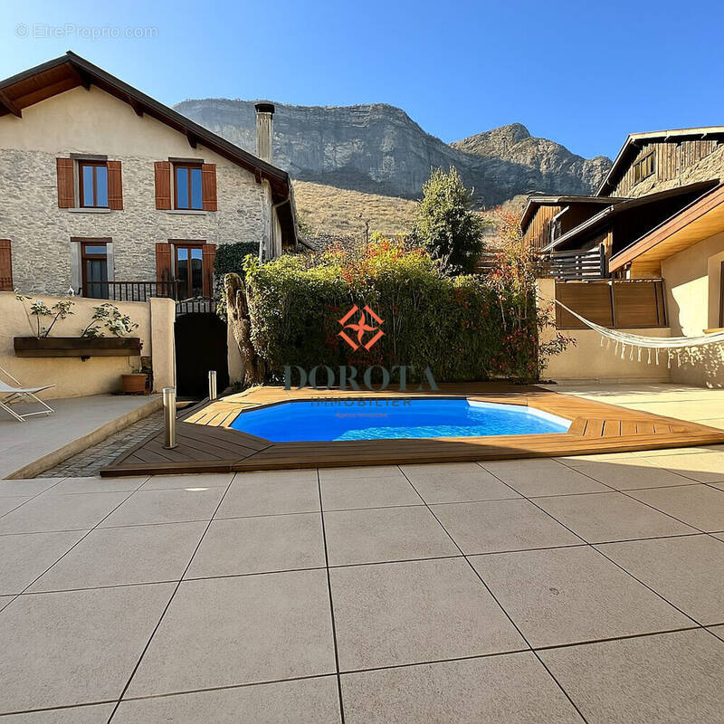Maison à LUMBIN