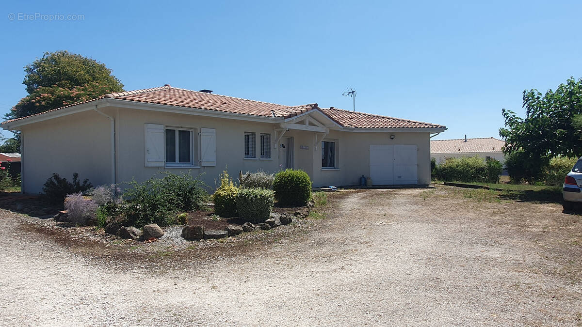 Maison à HAGETMAU
