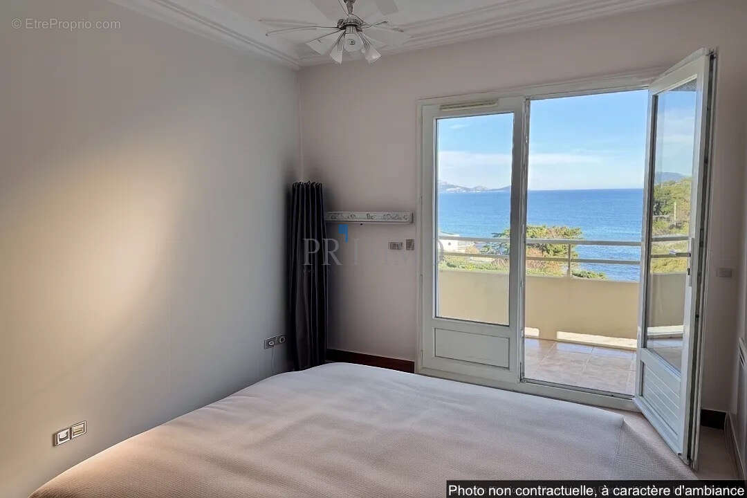 Appartement à ROQUEBRUNE-SUR-ARGENS