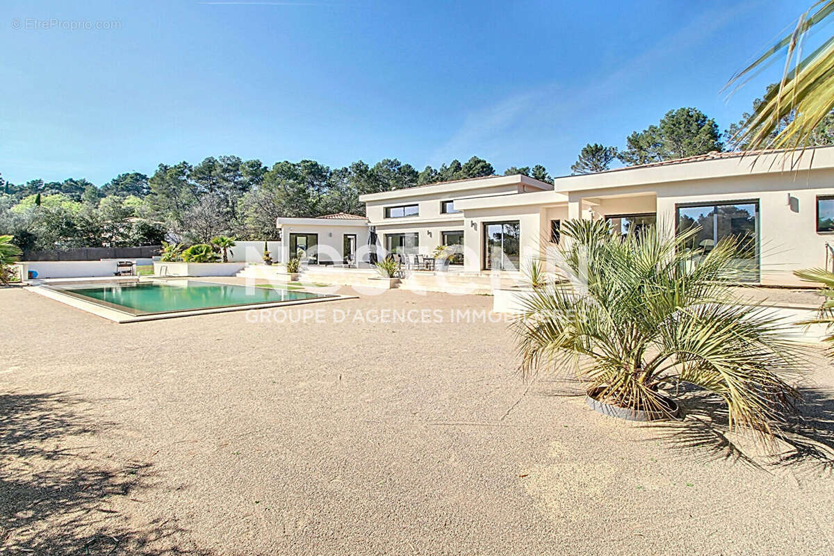 Maison à LORGUES