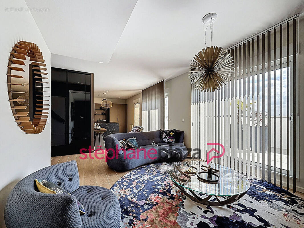 Appartement à DECINES-CHARPIEU