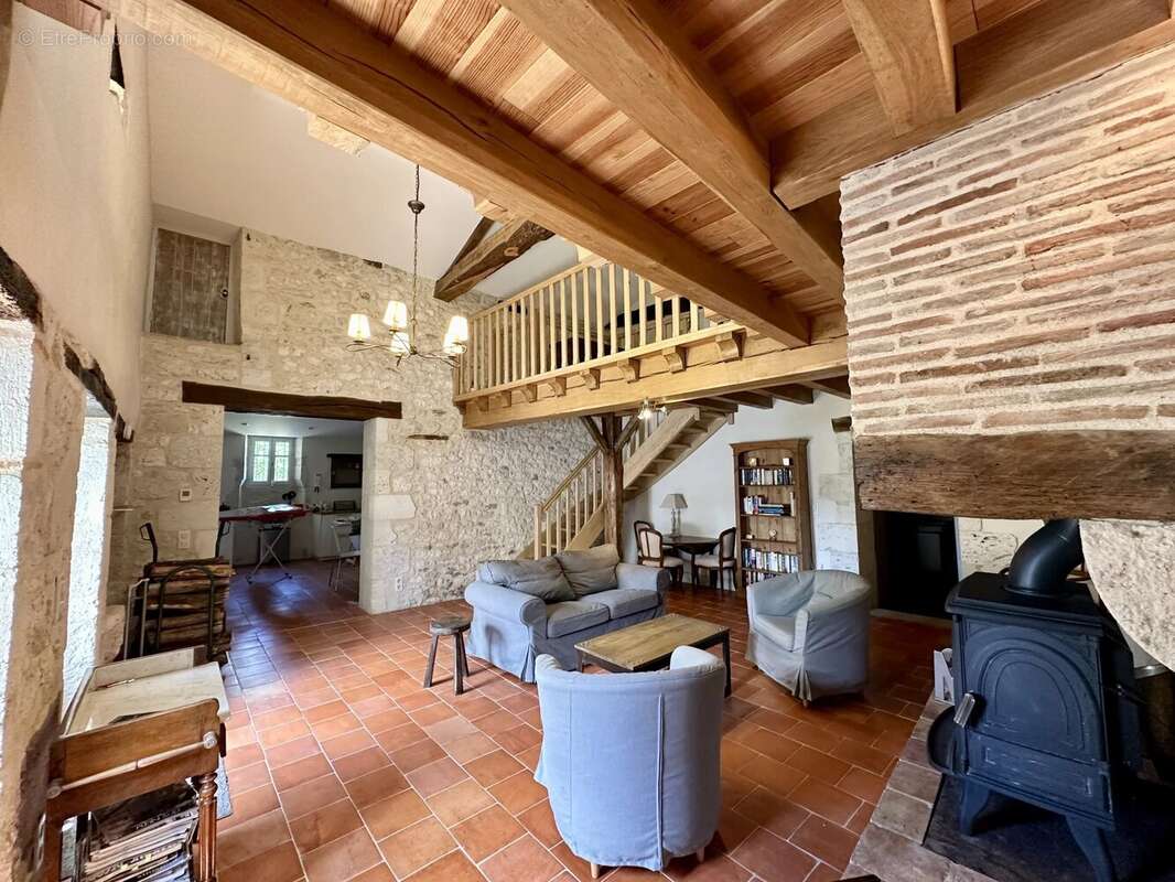 Maison à PINEUILH