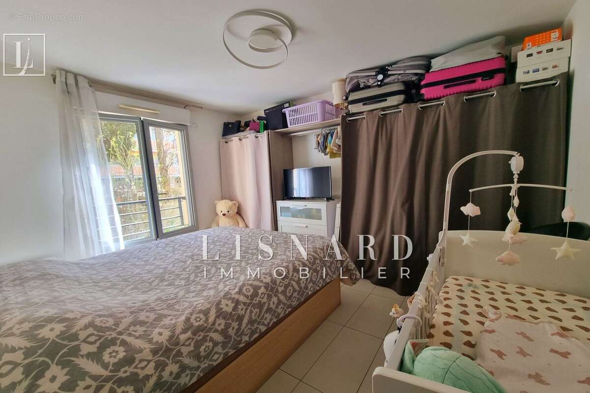 Appartement à VALLAURIS