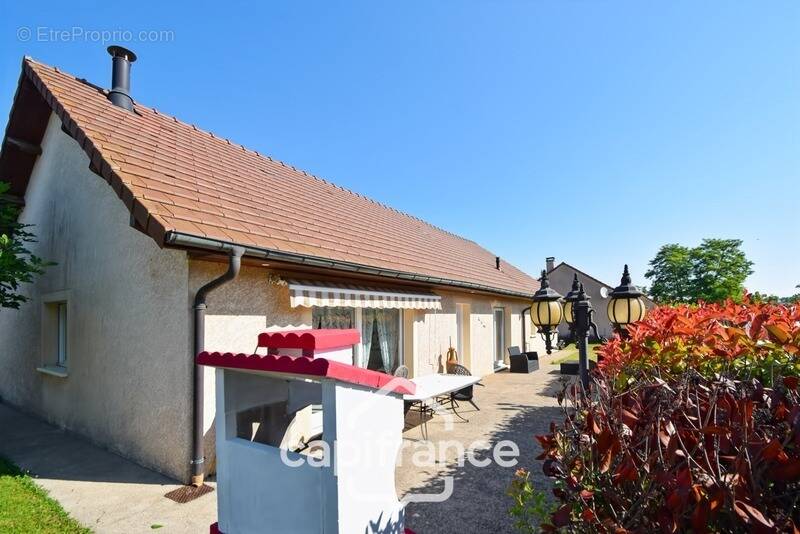 Maison à LONS-LE-SAUNIER