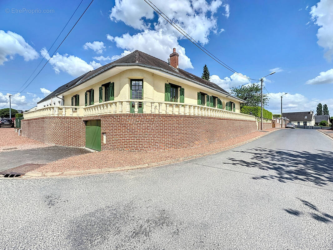 Maison à BOUE