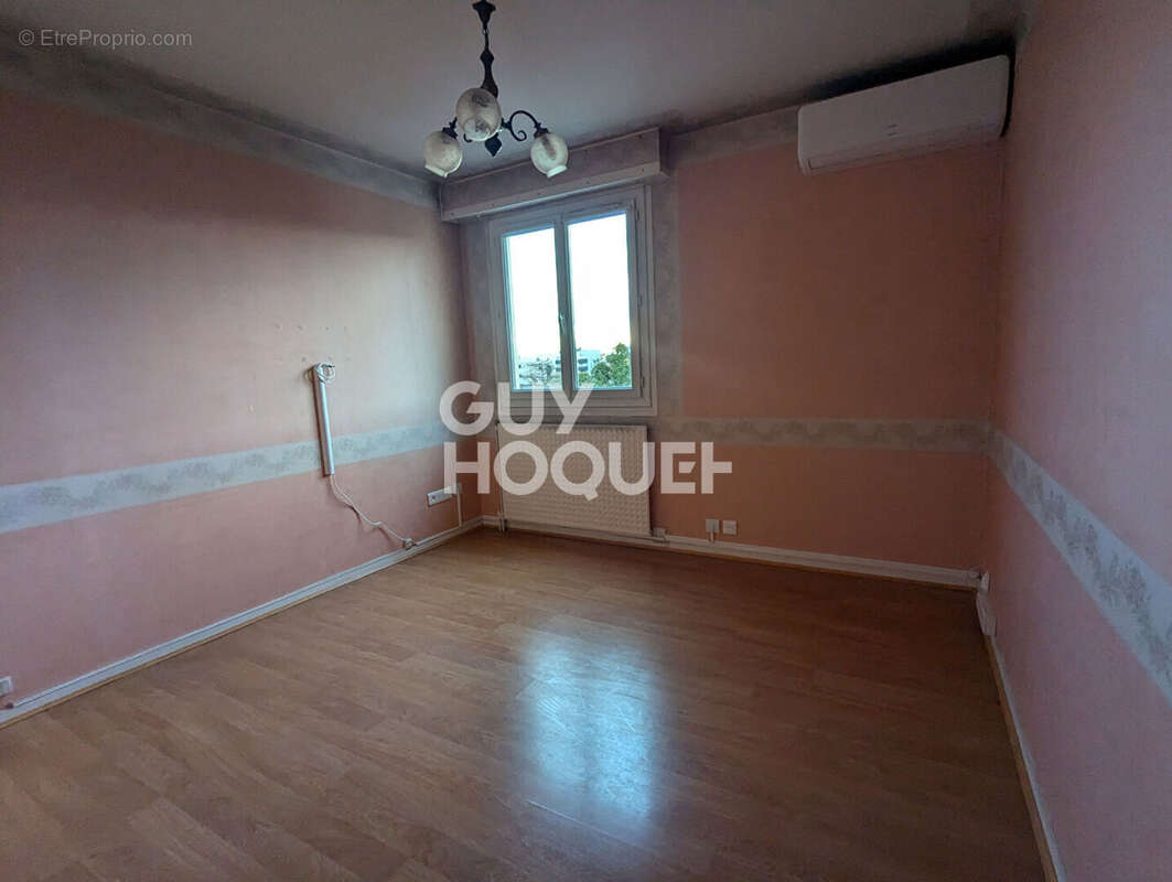 Appartement à DECINES-CHARPIEU