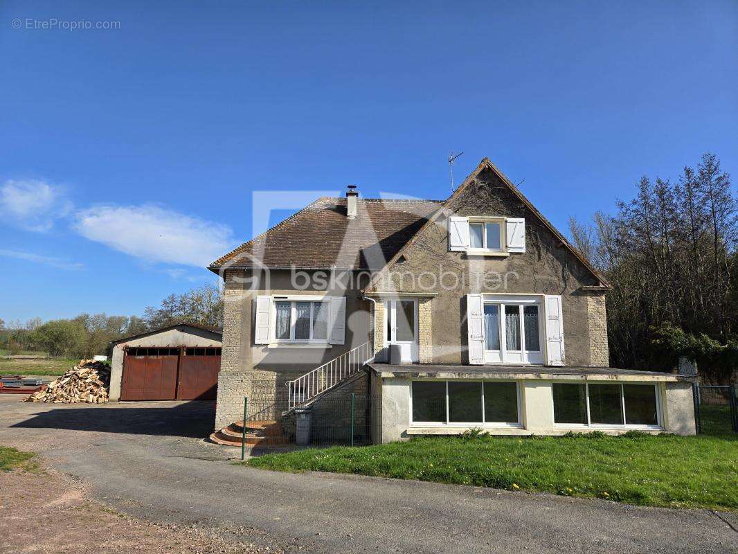 Maison à AUNAY-SUR-ODON