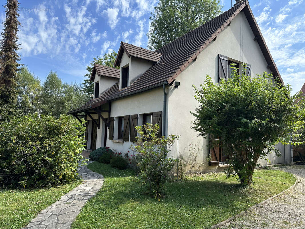 Maison à BURES-SUR-YVETTE