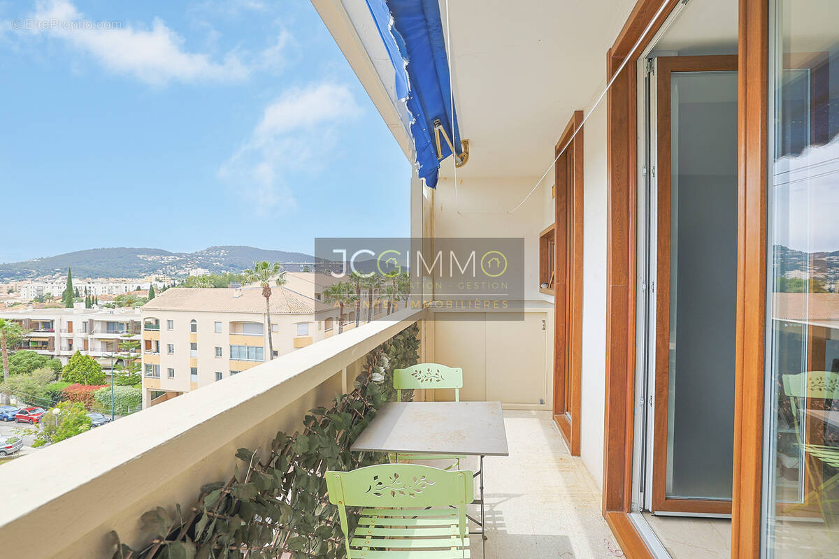 Appartement à HYERES