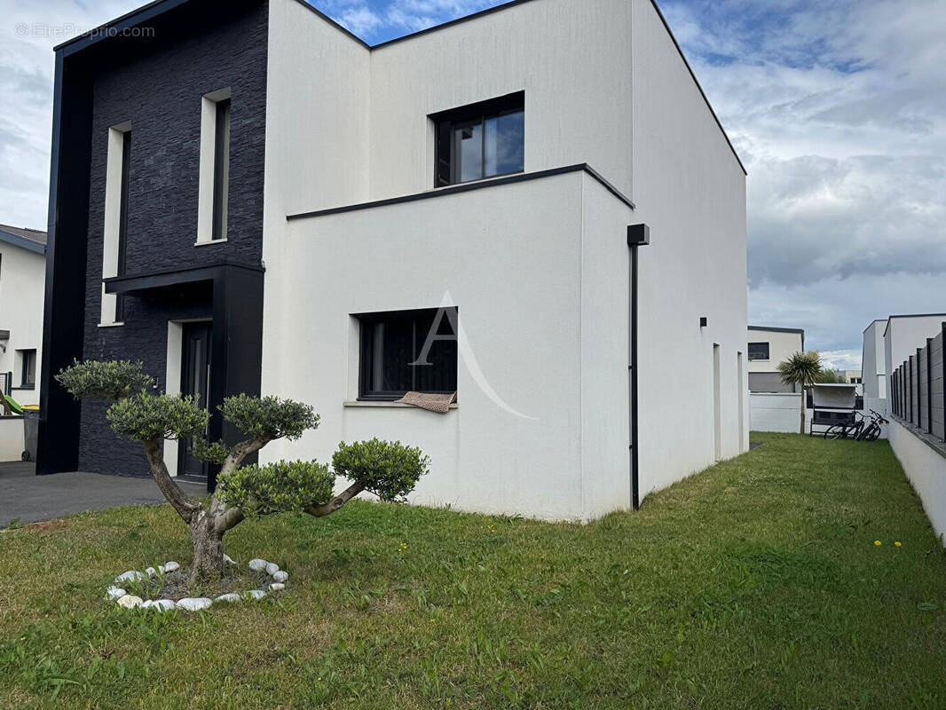 Maison à SAINT-BARTHELEMY-D&#039;ANJOU