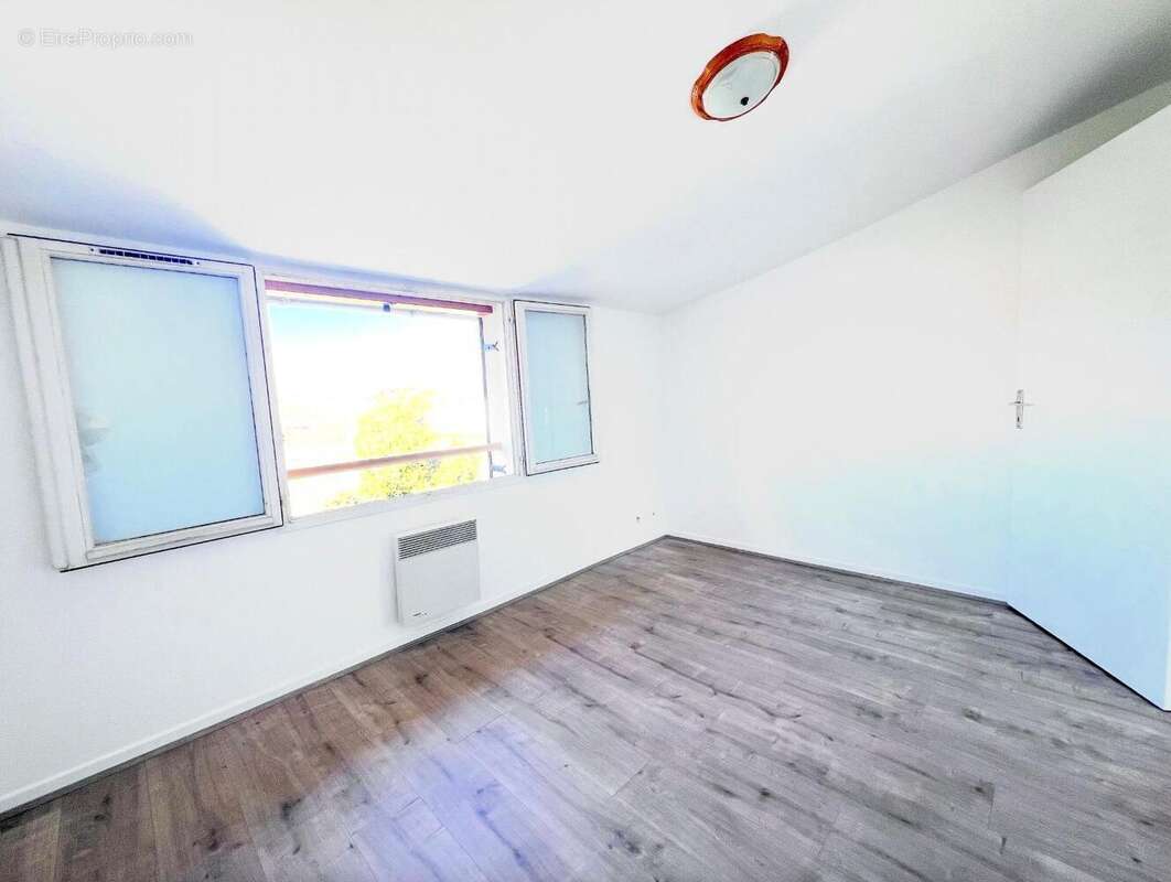   - Maison à VAULX-EN-VELIN