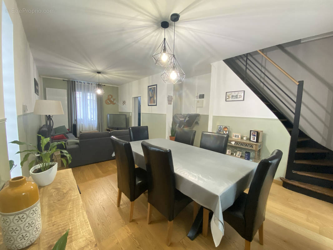 Maison à SIN-LE-NOBLE