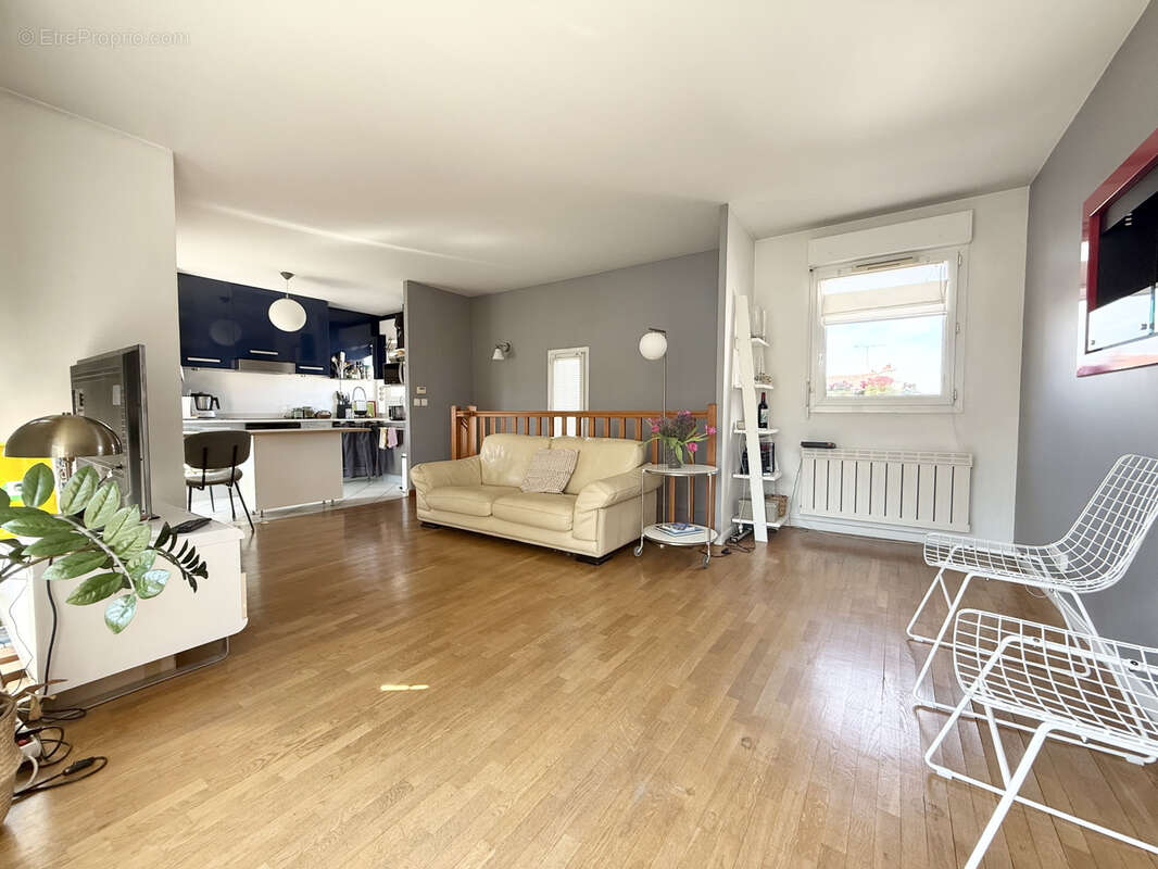 Appartement à COURBEVOIE