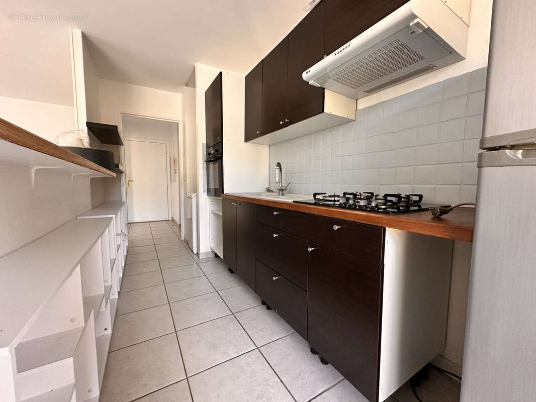 Appartement à EZE